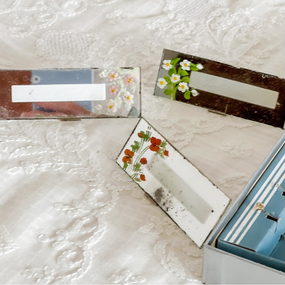 Vintage Mercury Glass Erasable Name Plates Place Card with Hand Painted Flowers - Picture 9 of 15